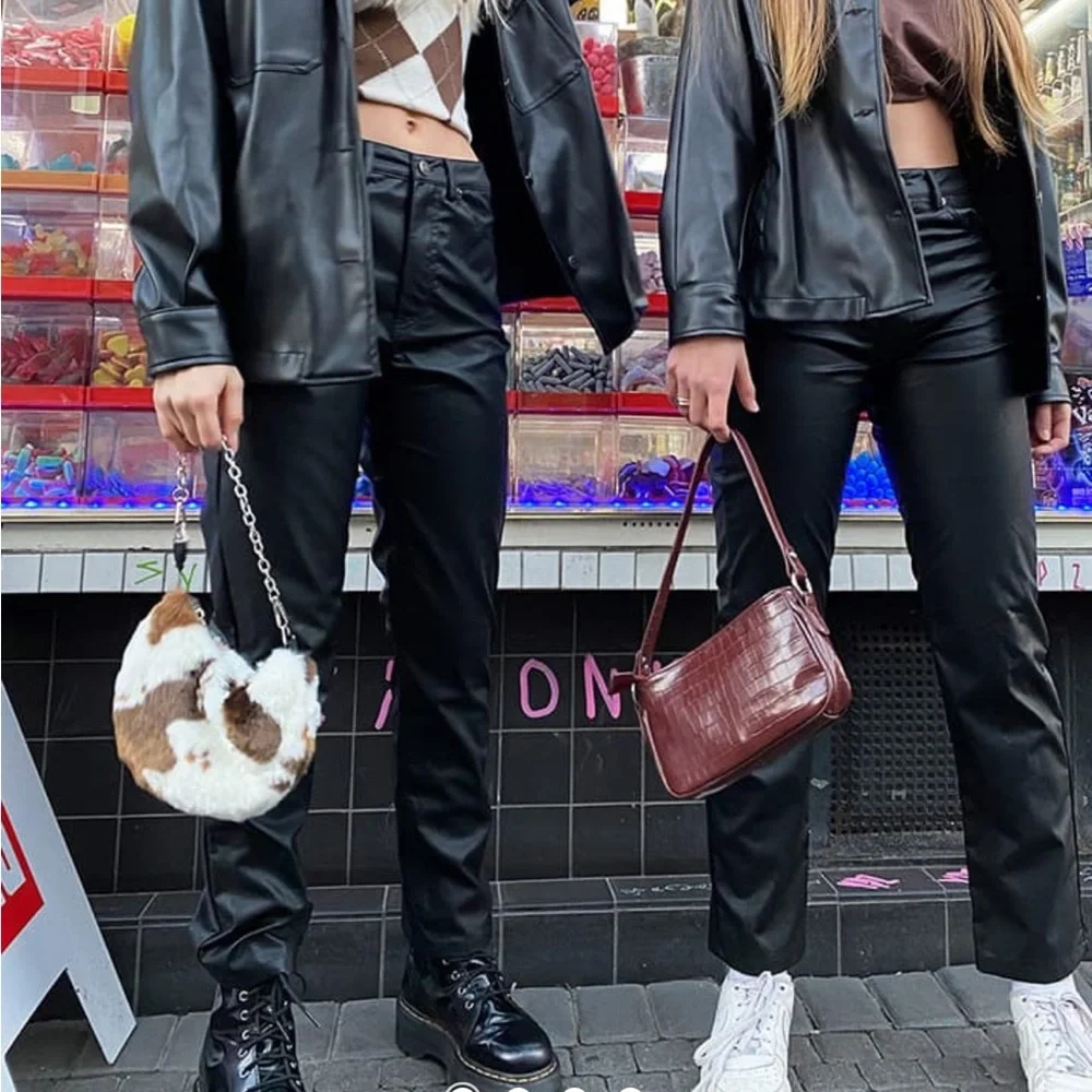 Vegan leather straight leg pants - Picture 2 of 11